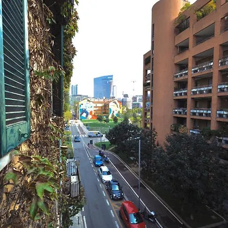 The Home Of Fame - Bosco Verticale View Milan Exterior photo